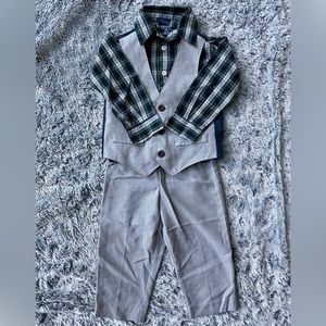 IZOD 3 Piece Boys Holiday Formal Outfit - Size 2T